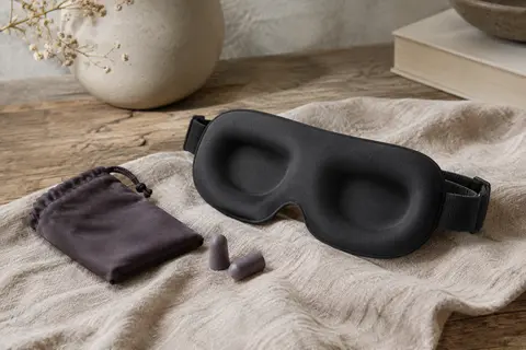 Masque de nuit noir 3D avec sangle réglable, pochette de voyage et bouchons d’oreilles en mousse